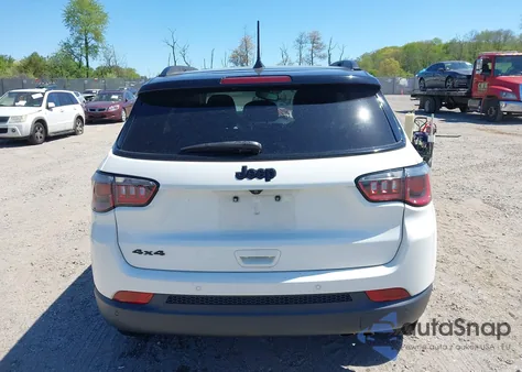 2020 Jeep Compass Altitude 4X4 z USA, uszkodzony, nr VIN 3C4NJDBB2LT131916